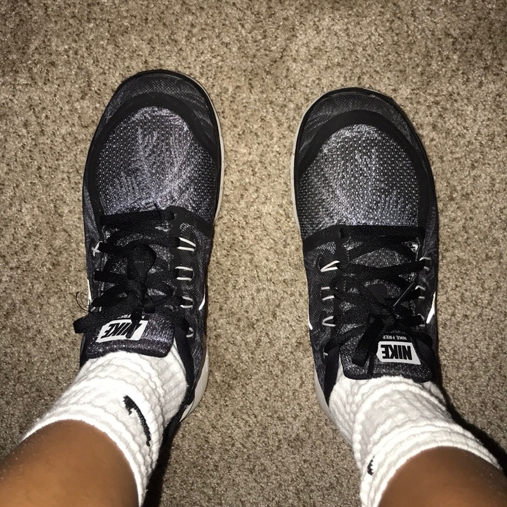 Floral printed black new nike Free 5.0 sneakers